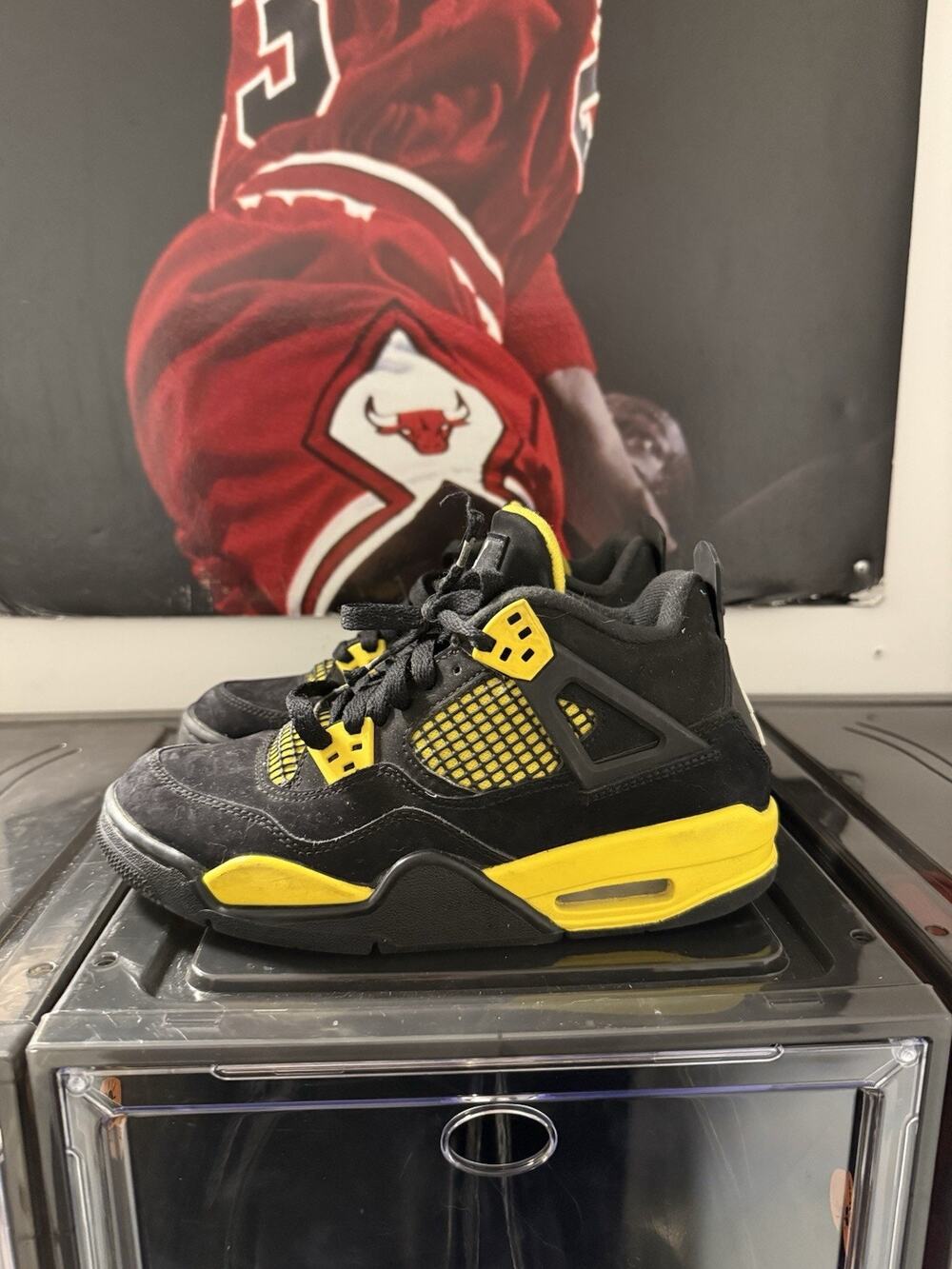 Air Jordan 4 Retro Thunder Black Yellow Size 5Y GS 408452-017 Authentic